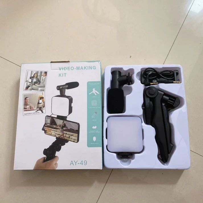 Smartphone and Camera Vlogging Studio Kits-
